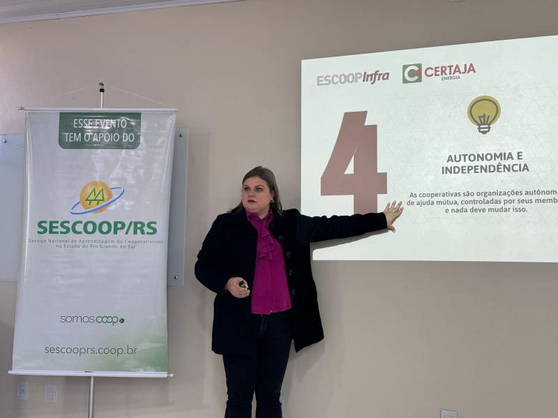 Paola  professora e pesquisadora do cooperativismo no SESCOOP/RS