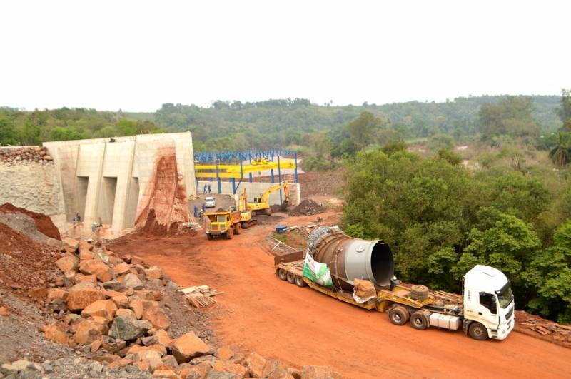 Chegada da turbina na usina